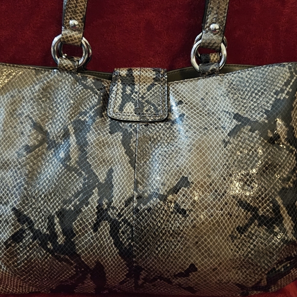 Coach Snakeskin Patterned Women's Bag - Picture 3 of 14